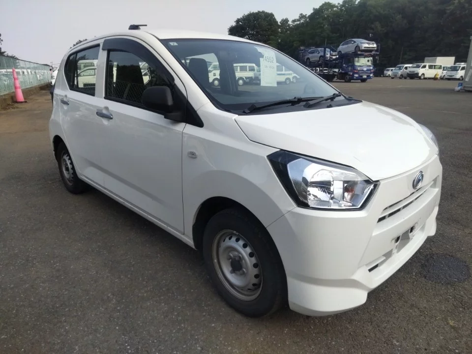 Daihatsu Mira e:S LA350S 2021